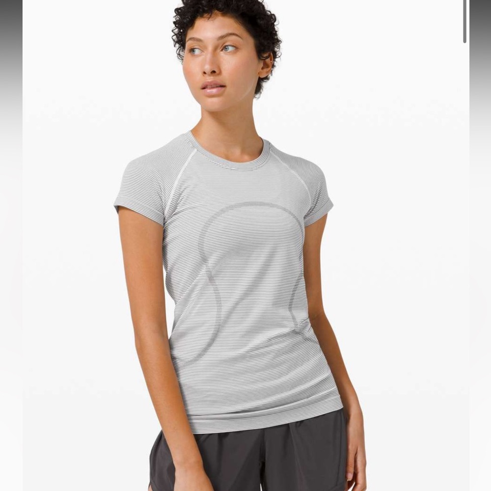 SOLD Lululemon Swiftly Tech Short sleeve size 8 Tempo Stripe White/Black